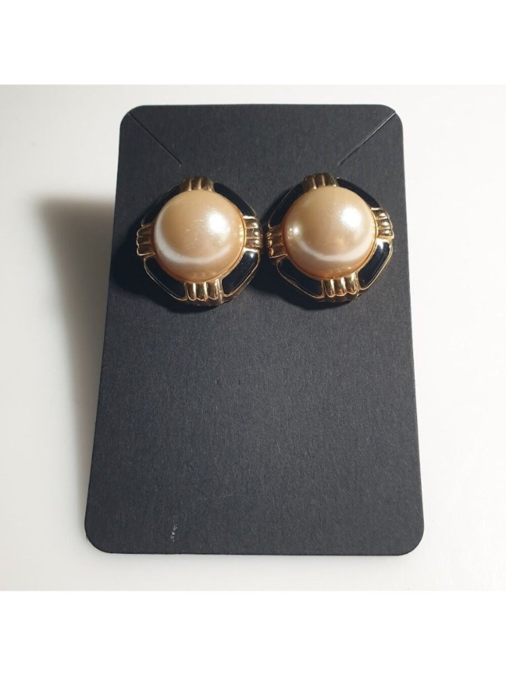 Vintage Faux Pearl Gold Tone Stud Earrings Heavy Weight Retro Jewelry Circular